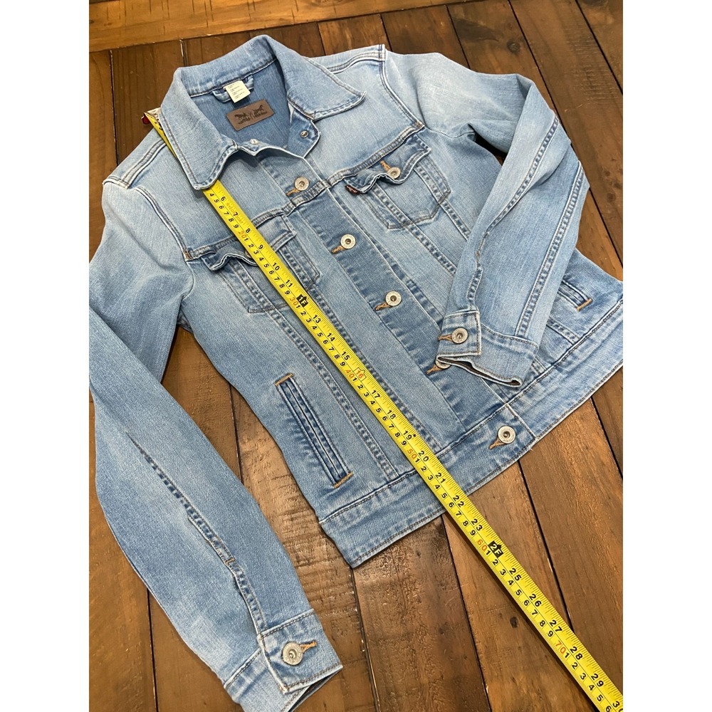 Levi's Women's Classic Trucker Denim Jacket Size S Light Wash Blue 70240-0045 - Picture 7 of 7